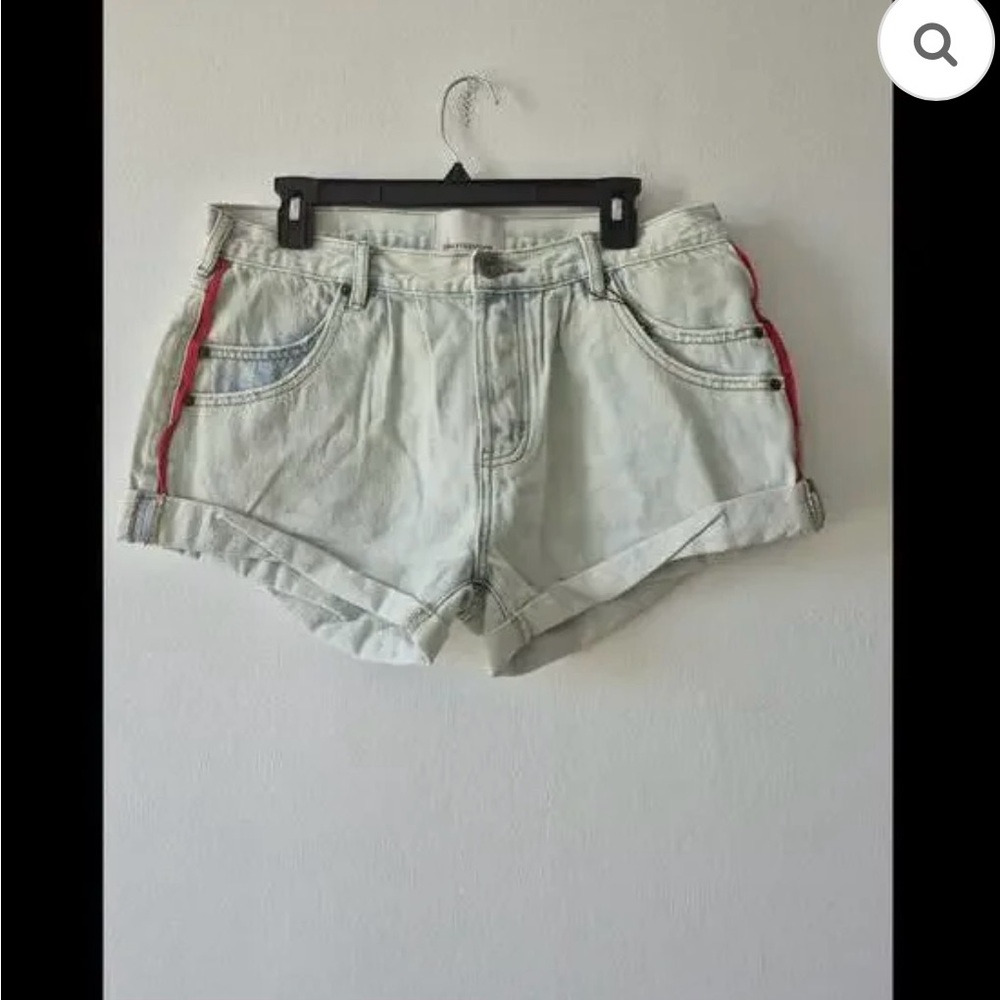 One Teaspoon Light Wash Denim Jean Shorts - Picture 6 of 9